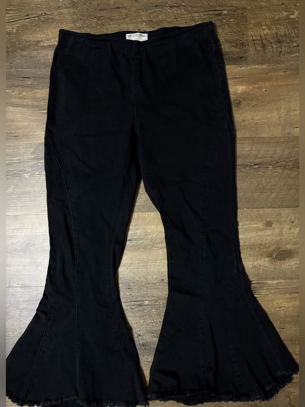 We The Free SZ 28 Flared Frayed-Hem Pants
